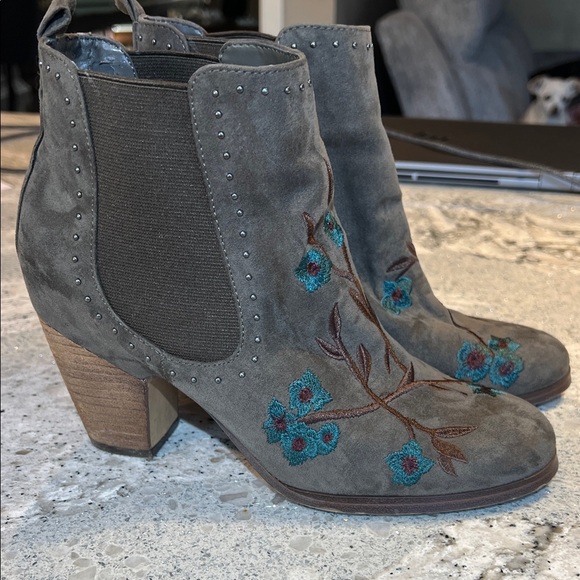 Crown Vintage Shoes - Crown Vintage Crown Vintage Dark Grey Gray Ankle Boots & Booties Size 9